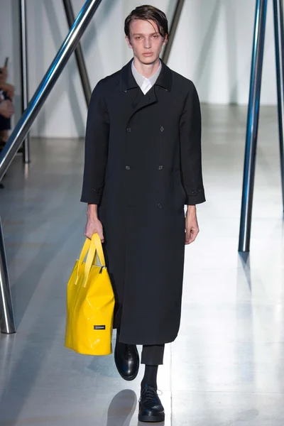 Look 20